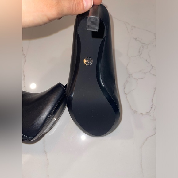 Michael Kors Elegant Black Women's Heeled Ankle Boots - Picture 5 of 11